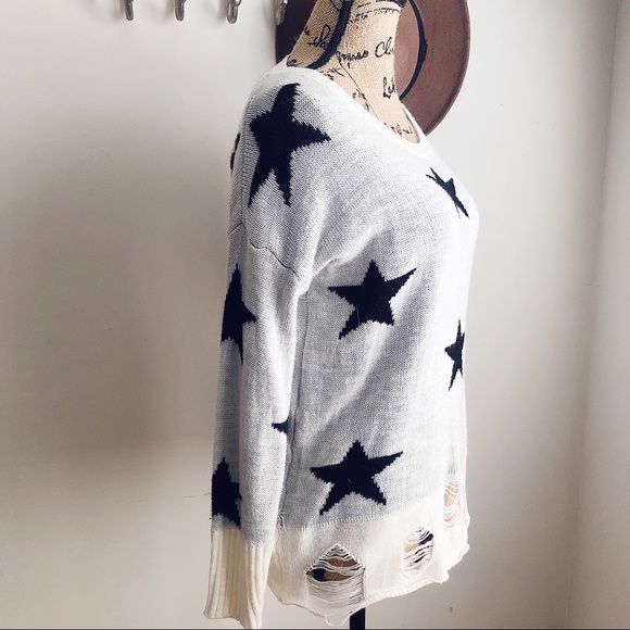 🍂Distressed Sweater🍂 - Picture 2 of 5